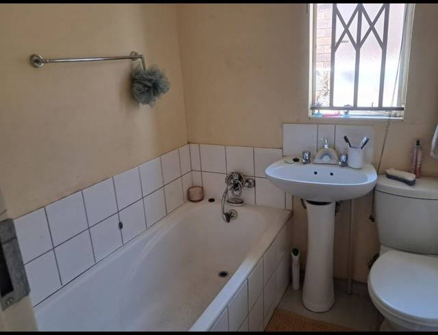 3 BEDROOM PROPERTY TO RENT IN WINDMILL PARK